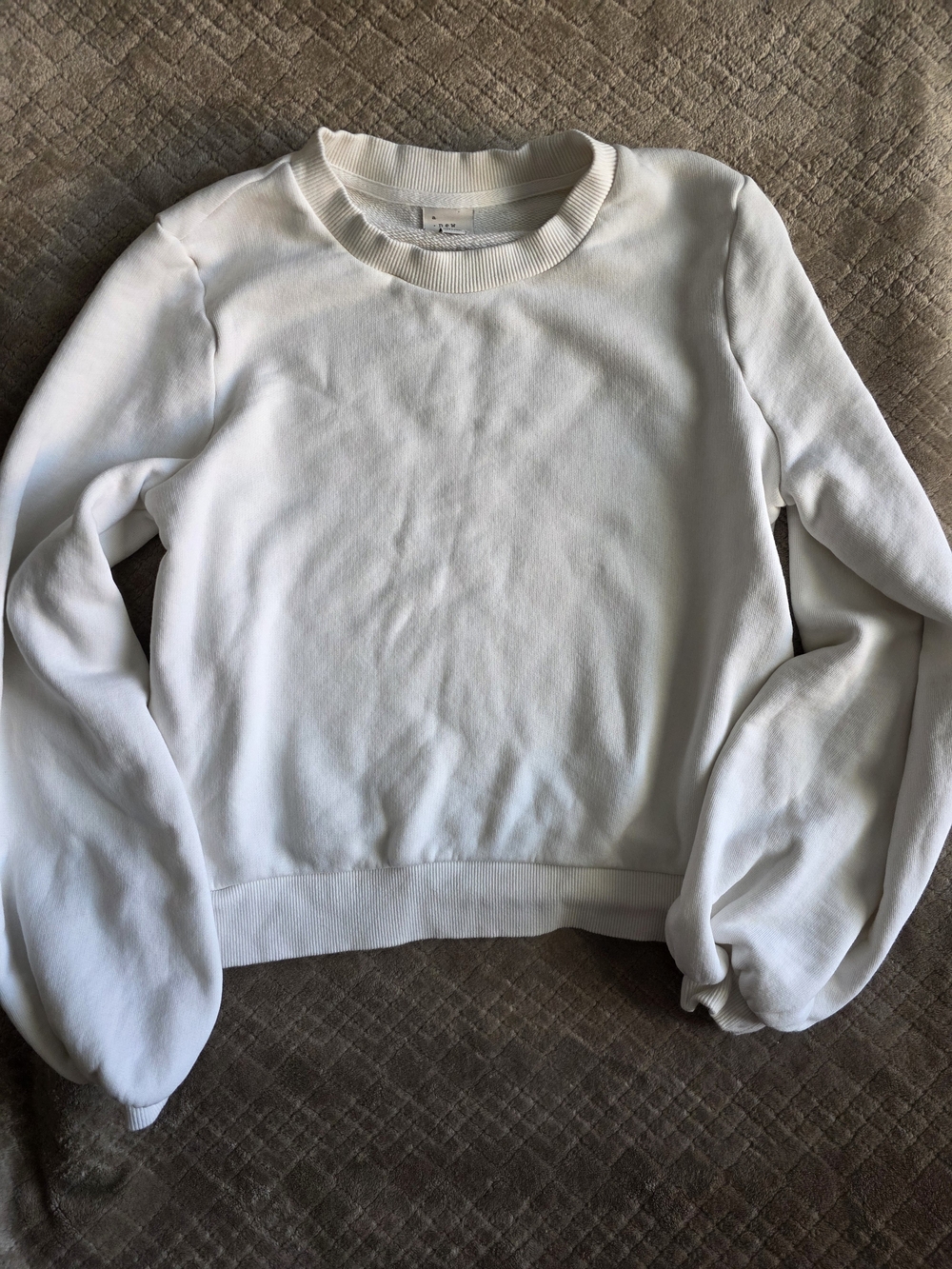 a new day Off White Crewneck Sweatshirt 100‎ Cotton Size Small Soft Compfy Boho